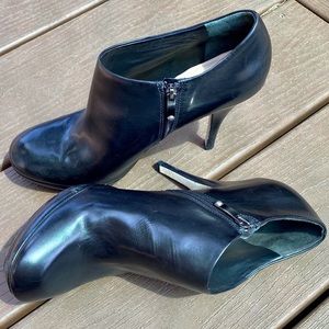 VIA SPIGA Black Leather Stiletto Ankle Booties